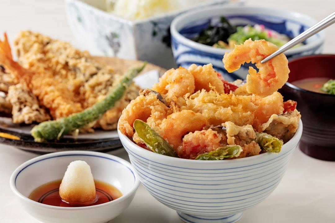 台南店限定料理「台南風柴香蝦仁天丼」售價420元。（品牌提供）