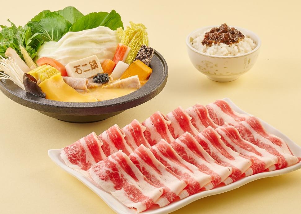 石二鍋新推出的松露牛奶鍋，濃郁奶味伴隨松露香獲得許多消費者喜愛。（品牌提供）