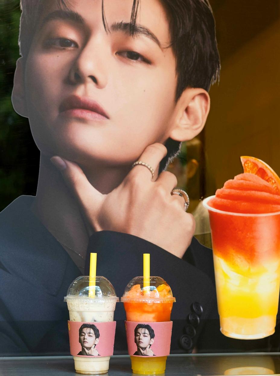 全球代言人防彈少年團BTS V金泰亨聯名飲品「V COMPOSED」同步登台。（品牌提供）