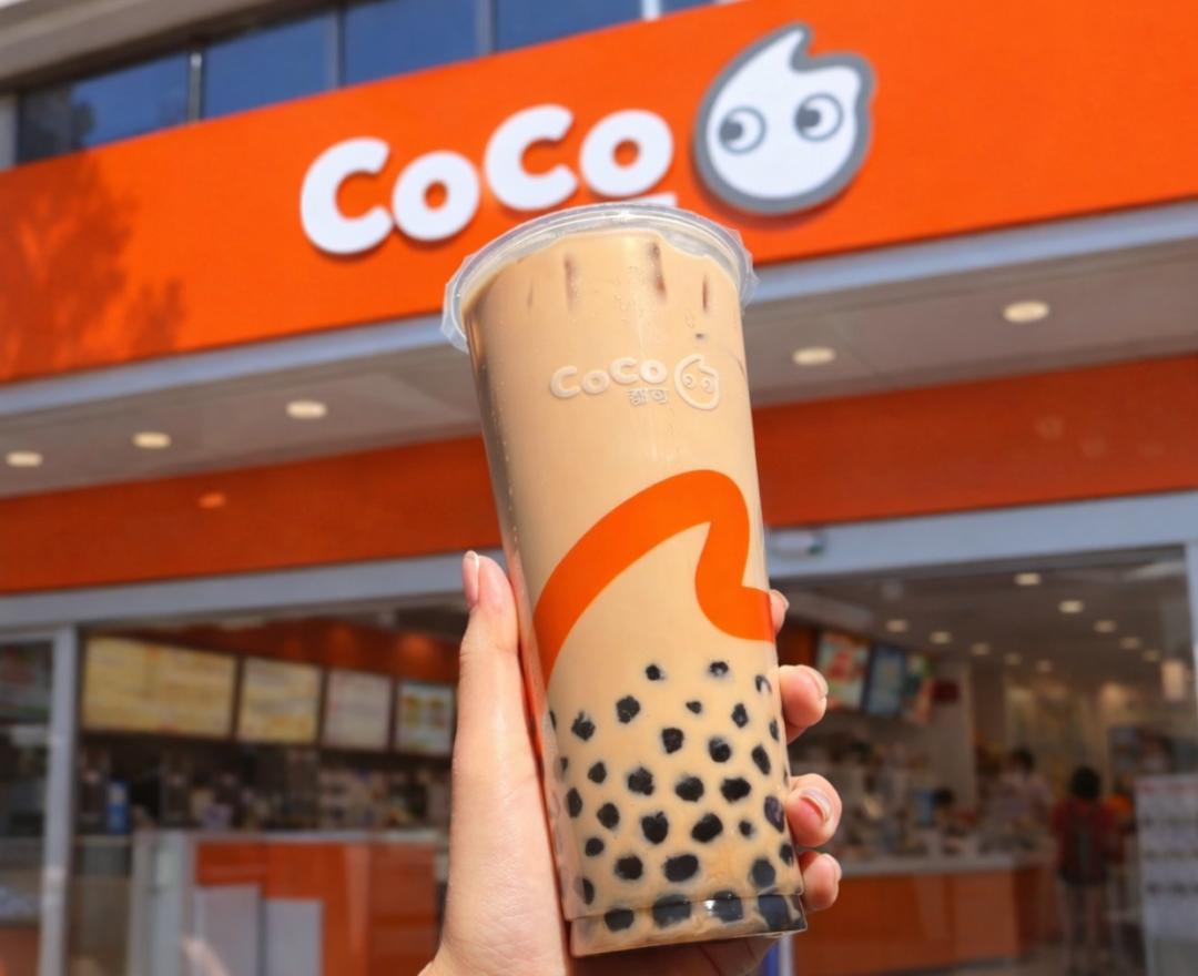 CoCo都可4/22祭出品牌超人氣飲品「葡萄柚果粒茶」買一送一的週三好友日限定優惠，加碼國際珍奶日2杯66元。（品牌提供）