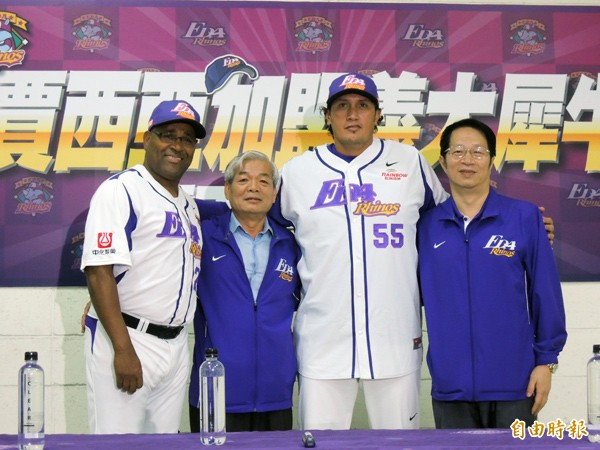 「大預言家」謝秉育：少收就當學費