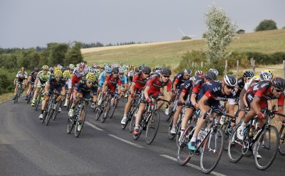 自行車》環法賽競爭激烈 道德規範受考驗