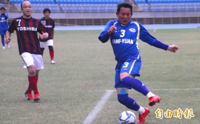 足球》為女足造勢 「總仔」陳貴人友誼賽演出帽子戲法