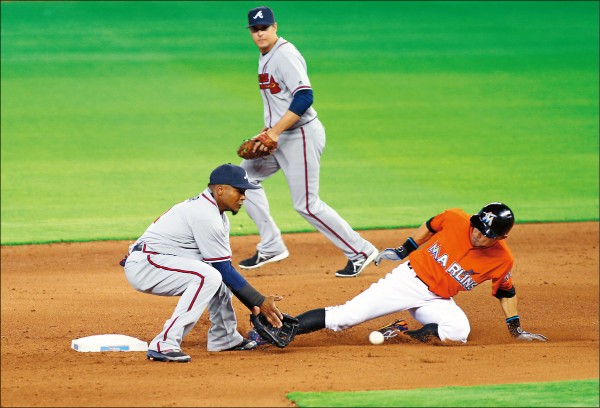 42歲一朗還能偷壘包 再1盜追上邦斯