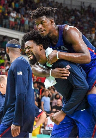 NBA》巴特勒、小喬丹死黨碰頭 賽前不忘垃圾話互動