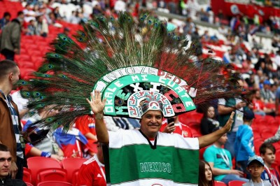 聯合會盃》墨西哥球迷跟老婆說買菸 竟飛到俄國看球