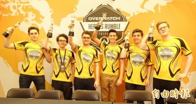 鬥陣特攻》奪表演賽金盃  Mangachu：隊友不知道幹嘛就CARRY了整隊