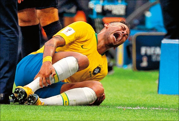 墨球賽中場 辦內馬爾滾大賽