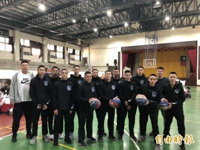 HBL》治平續寫HBL奇幻旅程 教練「黑豬」:曾懷疑我們憑什麼? HBL》治平續寫HBL奇幻旅程 教練「黑豬」:曾懷疑我們憑什麼?