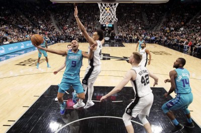 NBA》T.帕克重回聖城  沃克7顆三分彈助黃蜂拔「刺」