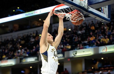 NBA》溜馬7人得分上雙 太陽遭血洗近10場吞8敗 NBA》溜馬7人得分上雙 太陽遭血洗近10場吞8敗