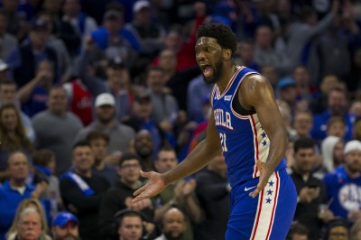 NBA》進攻肘擊對手賽後道歉還在笑 恩比德出面澄清 NBA》進攻肘擊對手賽後道歉還在笑 恩比德出面澄清