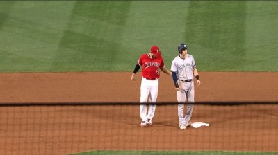 MLB》西蒙斯「藏球」騙到洋基小將 天使上演神奇雙殺(影音) MLB》西蒙斯「藏球」騙到洋基小將 天使上演神奇雙殺(影音)