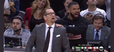 NBA》比賽中被人按摩肩膀? 暴龍主帥回應了 NBA》比賽中被人按摩肩膀? 暴龍主帥回應了