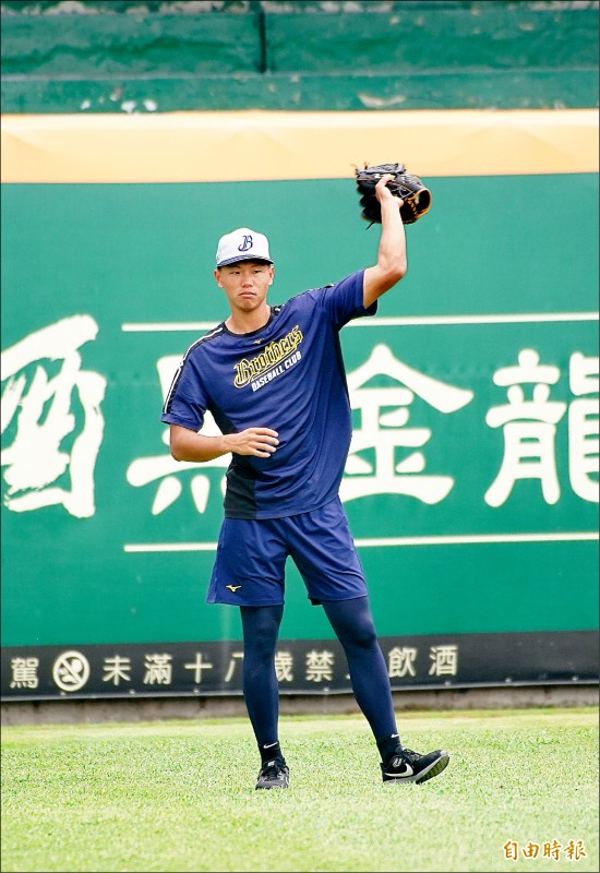 投手最大年齡差 潘威倫、王奕凱今同場先發 投手最大年齡差 潘威倫、王奕凱今同場先發