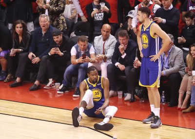 NBA》KD受傷不單純?外界質疑他打火箭時就傷到肌腱 NBA》KD受傷不單純?外界質疑他打火箭時就傷到肌腱