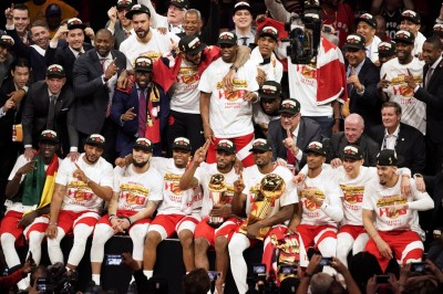 NBA》狂!季前離開勇士 暴龍麥考如今連三年捧金盃 NBA》狂!季前離開勇士 暴龍麥考如今連三年捧金盃