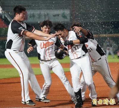 中職》獅相隔1個半月連勝 劉育辰給牛棚100分 中職》獅相隔1個半月連勝 劉育辰給牛棚100分