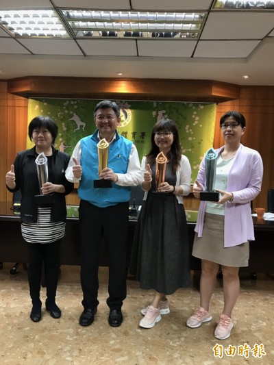 籃球》美女射手黃鈴娟粉墨登場 體育推手獎化身主持人 籃球》美女射手黃鈴娟粉墨登場 體育推手獎化身主持人
