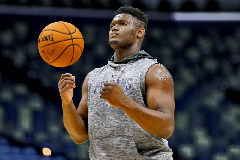NBA開幕戰》鵜鶘狀元動刀 暴龍見獵心喜 NBA開幕戰》鵜鶘狀元動刀 暴龍見獵心喜