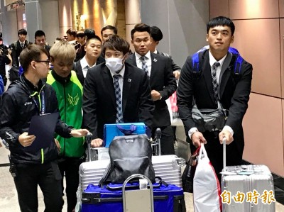 12強》台灣隊今返國 球迷熱情接機 12強》台灣隊今返國 球迷熱情接機
