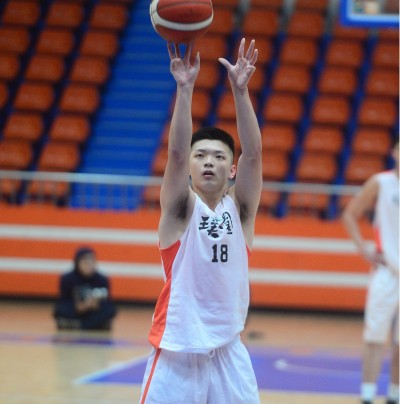 SBL》李家慷初登板 超黏防守遭九太洋將飆中文「三字經」 SBL》李家慷初登板 超黏防守遭九太洋將飆中文「三字經」