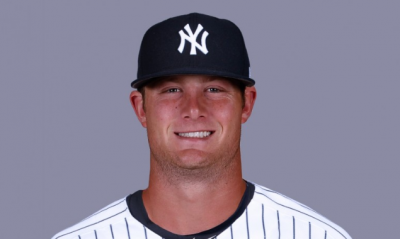 MLB》全世界最貴理髮廳!柯爾剃鬍P圖曝光 球迷:你誰啊 MLB》全世界最貴理髮廳!柯爾剃鬍P圖曝光 球迷:你誰啊