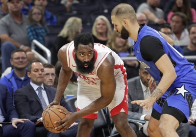NBA》連兩戰飆10顆三分球 哈登狂轟54分大破魔術(影音) NBA》連兩戰飆10顆三分球 哈登狂轟54分大破魔術(影音)