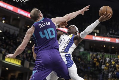 NBA》黃蜂雙槍狂打26鐵 溜馬A.哈勒戴第四節飆分助隊3連勝 NBA》黃蜂雙槍狂打26鐵 溜馬A.哈勒戴第四節飆分助隊3連勝