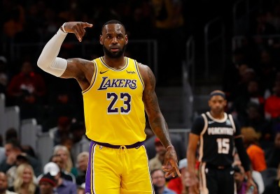 NBA》詹皇、AD合砍59分 湖人險勝老鷹豪取客場14連勝 NBA》詹皇、AD合砍59分 湖人險勝老鷹豪取客場14連勝