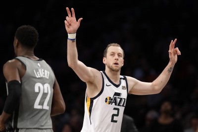 NBA》爵士破籃網笑納10連勝 躍升西部第二 NBA》爵士破籃網笑納10連勝 躍升西部第二