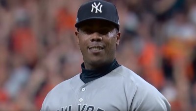 MLB》作弊?查普曼挨阿土伯再見轟 勇士教練也不解 MLB》作弊?查普曼挨阿土伯再見轟 勇士教練也不解