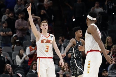 NBA》東部爐主老鷹逆轉勝馬刺 本季只剩勇士未破10勝(影音) NBA》東部爐主老鷹逆轉勝馬刺 本季只剩勇士未破10勝(影音)