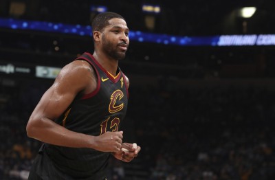 NBA》騎士T.湯普森拍對手屁股 竟領技術犯規遭趕出場 NBA》騎士T.湯普森拍對手屁股 竟領技術犯規遭趕出場