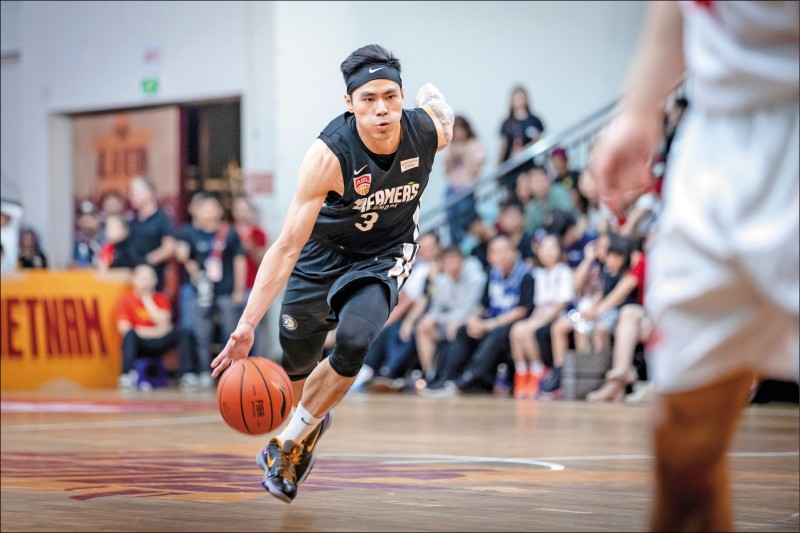 ABL》夢想家土洋連線 30分差滅西貢熱火 ABL》夢想家土洋連線 30分差滅西貢熱火