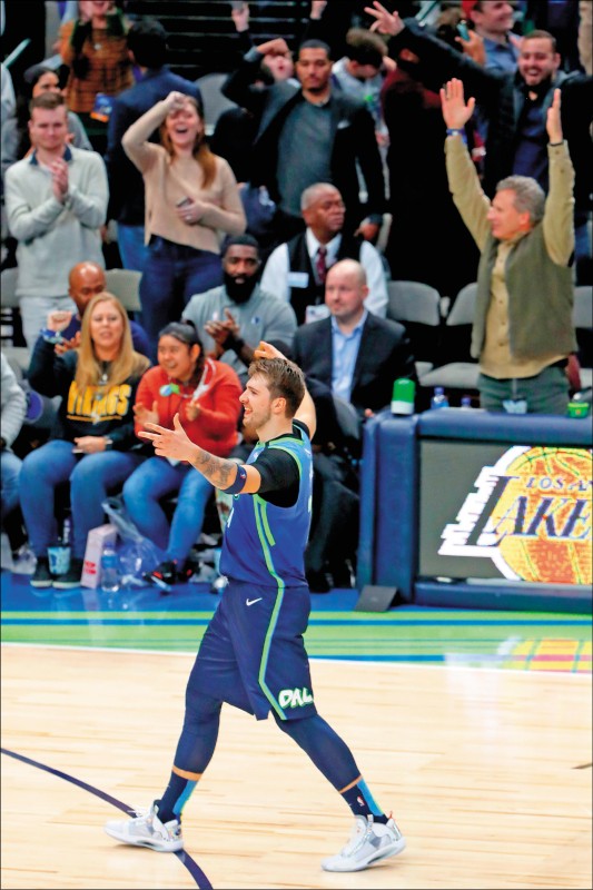 NBA》決戰外線 東契奇連炸8球轟新高 NBA》決戰外線 東契奇連炸8球轟新高