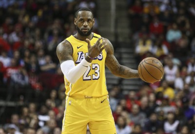 NBA》魔術強森後第一人! 詹皇挑戰高懸30年鬼神紀錄 NBA》魔術強森後第一人! 詹皇挑戰高懸30年鬼神紀錄