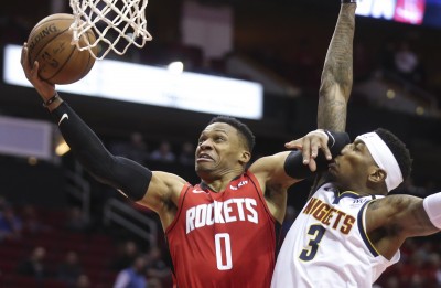 NBA》魏少、哈登合轟55分 火箭擊退金塊終止4連敗 NBA》魏少、哈登合轟55分 火箭擊退金塊終止4連敗