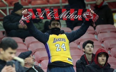NBA》Kobe最愛的足球隊!AC米蘭賽前致敬傳奇(影音) NBA》Kobe最愛的足球隊!AC米蘭賽前致敬傳奇(影音)