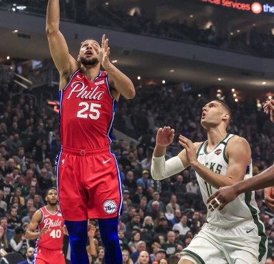 NBA》深怕背傷加劇 七六人主控將照MRI NBA》深怕背傷加劇 七六人主控將照MRI