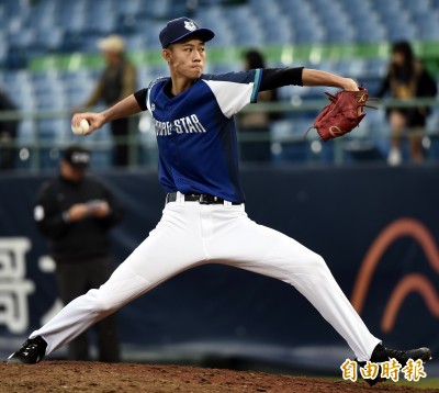 高中木棒聯賽》三民王牌張弘稜被打爆 西苑重返八強 高中木棒聯賽》三民王牌張弘稜被打爆 西苑重返八強