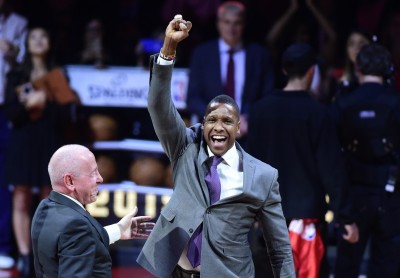 NBA》甫奪下最佳教頭就被開除 凱西與暴龍總裁盡釋前嫌 NBA》甫奪下最佳教頭就被開除 凱西與暴龍總裁盡釋前嫌