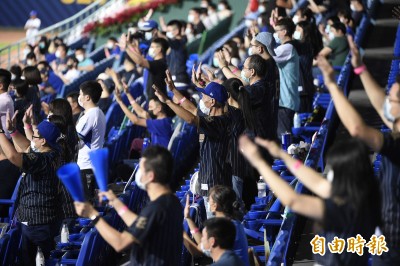 中職》開放觀眾入場領先全球 索沙登《法新社》大呼:有球迷有差! 中職》開放觀眾入場領先全球 索沙登《法新社》大呼:有球迷有差!