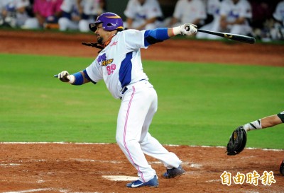 中職》「你穿上統一獅制服會很好看」 美國演員招募曼尼 中職》「你穿上統一獅制服會很好看」 美國演員招募曼尼