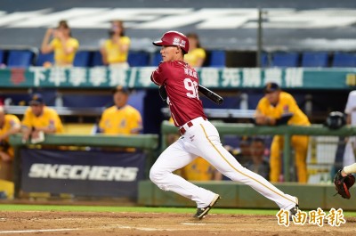 中職》陳晨威盜壘大幅進步 曾總點出關鍵在「腳掌」 中職》陳晨威盜壘大幅進步 曾總點出關鍵在「腳掌」
