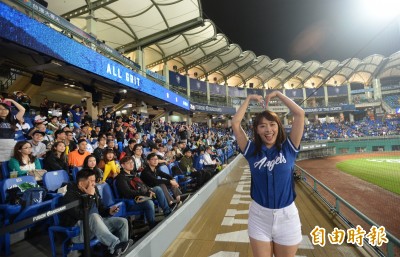 中職》新莊球場今湧進4017名觀眾 創下本季新高 中職》新莊球場今湧進4017名觀眾 創下本季新高