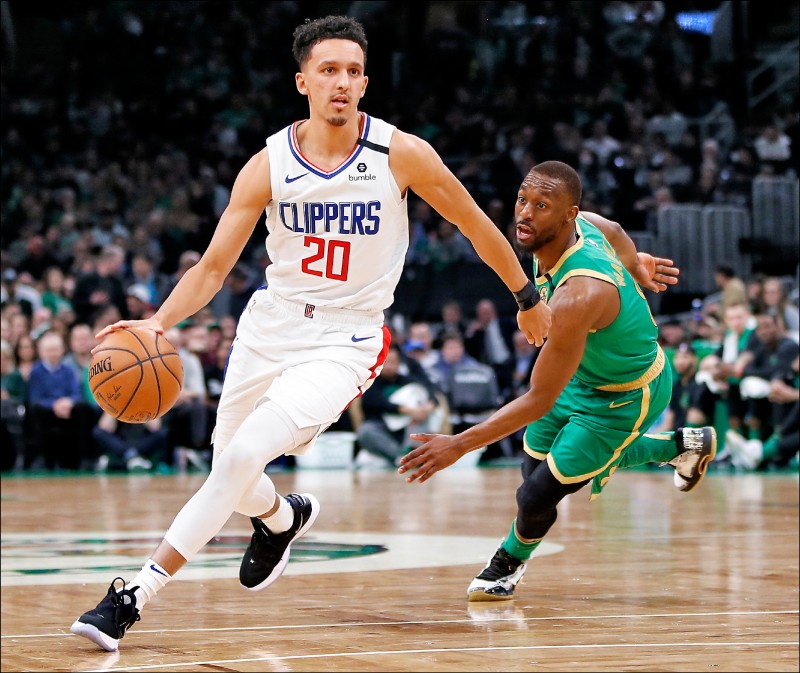 NBA》熱身賽在即 球迷期待詹皇對決東契奇 NBA》熱身賽在即 球迷期待詹皇對決東契奇