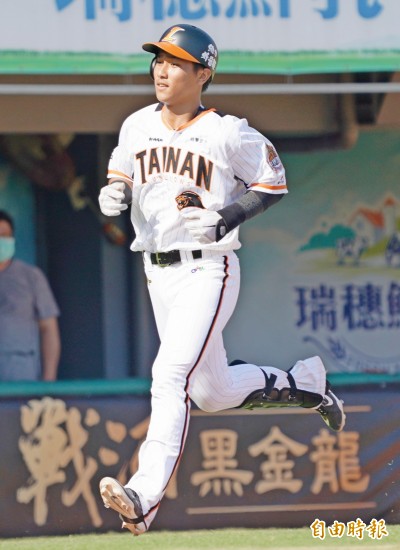 中職》「挑眉哥」代打3分砲! 獅隊二軍交流賽勝大專明星 中職》「挑眉哥」代打3分砲! 獅隊二軍交流賽勝大專明星