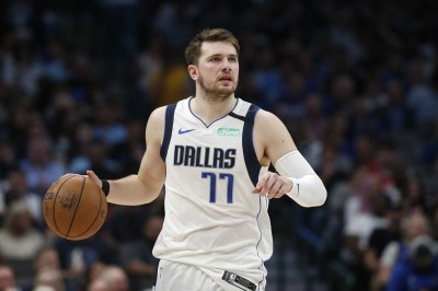 NBA》神反應躲掉攝影機! 東契奇笑稱像《駭客任務》躲子彈 NBA》神反應躲掉攝影機! 東契奇笑稱像《駭客任務》躲子彈