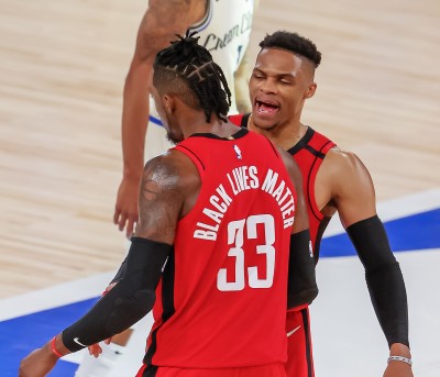 NBA》火箭超狂「死亡五小」逆轉勝 讓公鹿吞罕見輸球紀錄 NBA》火箭超狂「死亡五小」逆轉勝 讓公鹿吞罕見輸球紀錄